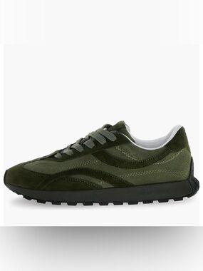 NWT Candice Cooper Plume 2 Motion Sneaker in Army Green
